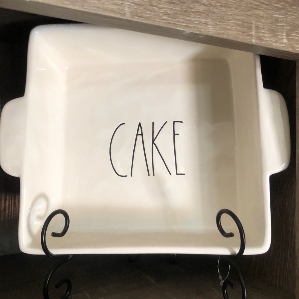 Rae Dunn Cake Baking Dish